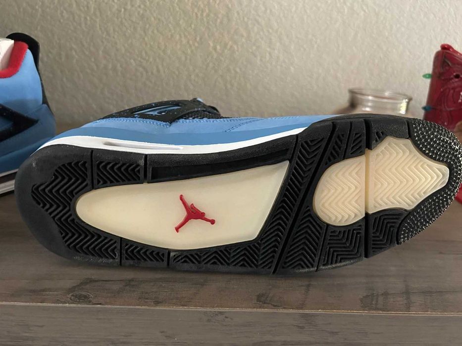 Sneakers Jordan4 Travis Scott x Cactus Jack cu eticheta (nu Nike, Gucci, Adidas, Balenciaga)