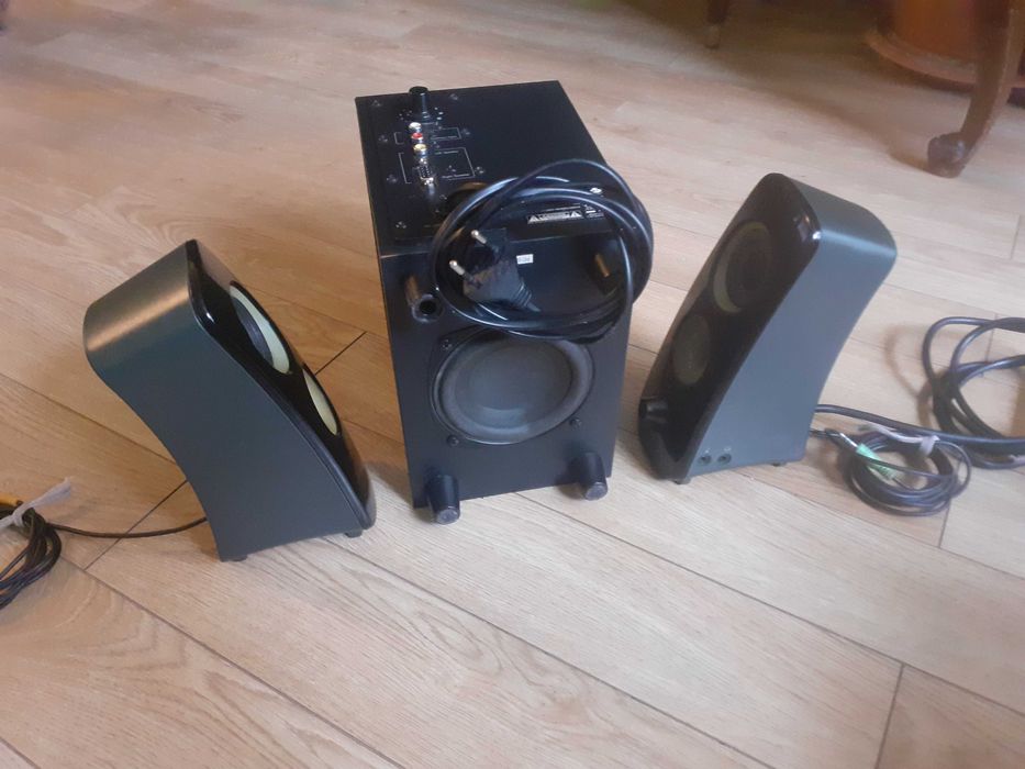 sistem boxe  2.1 Logitech