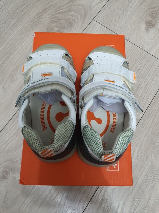 Sandale Biomecanics,marimea 22