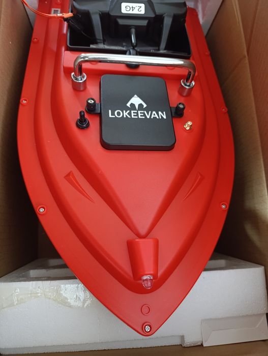 Радио управляема лодка за захранка и нанасяне с 16 точков GPS