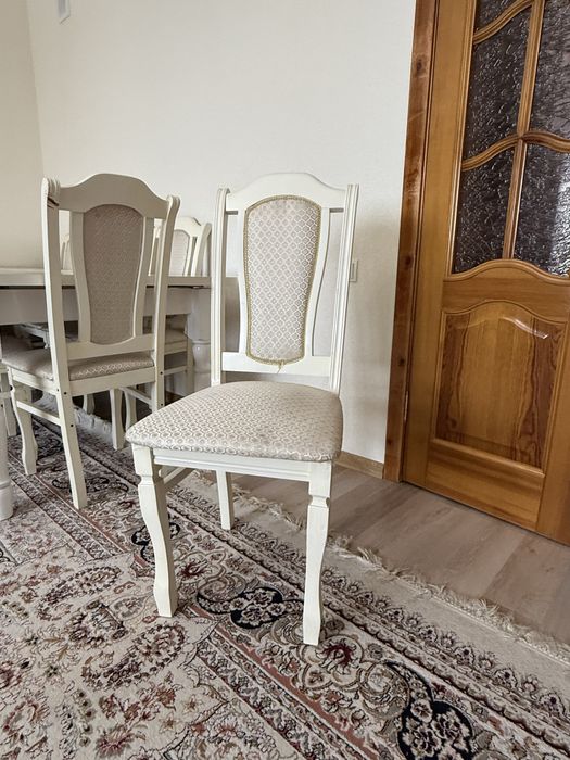 Стол с стулями 12 стулия