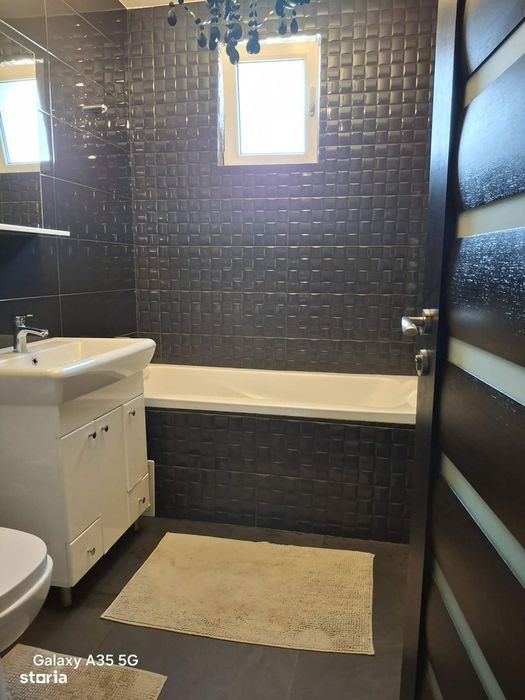 Apartament cu 1 camera ,decomandat ,zona porii