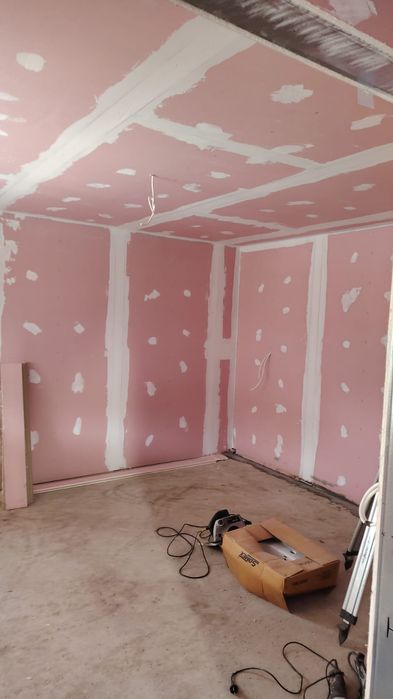 Lucrari de constructii,executam case la rosu si la cheie