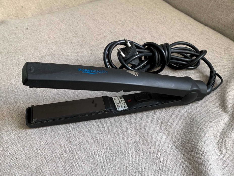 Placă de păr PureBeauty 50W, funcțională, simplă și ușor de folosit