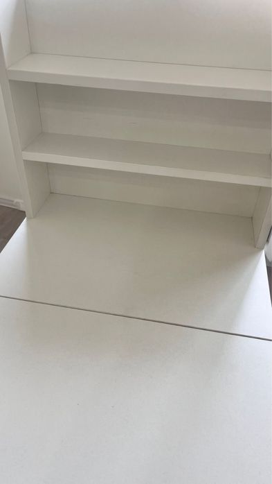 Маникюрный столик