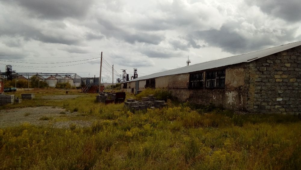 Промбаза,  c   ж\д дорогой , продам.