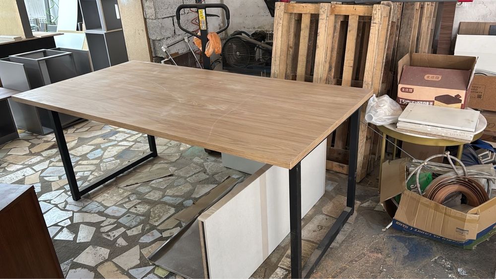 Продам стол офисный