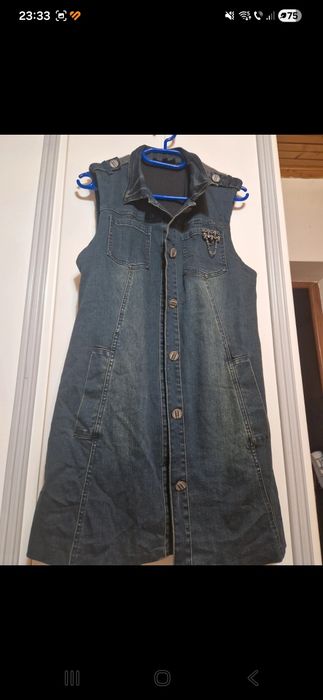 Vesta lunga superbă