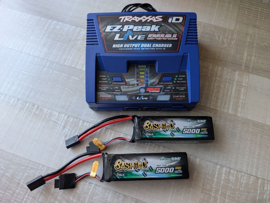 Incărcător Traxxas EZ-Peak Live Dual + 2 acumulatori 4s Gens Ace Bashing 4S 5000 mAh 60C