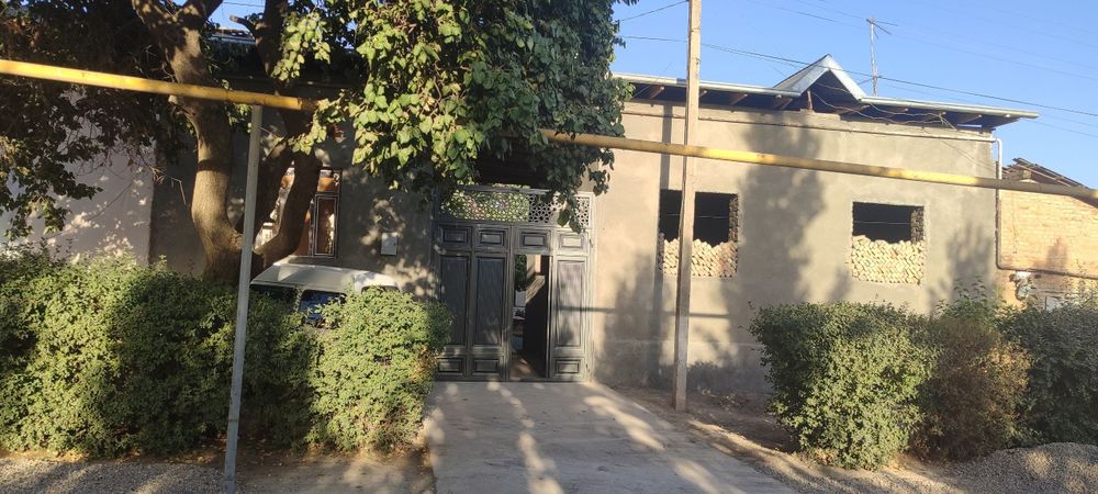 Toshket viloyati ZangiOta tumani Boz suv uchaska sotiladi