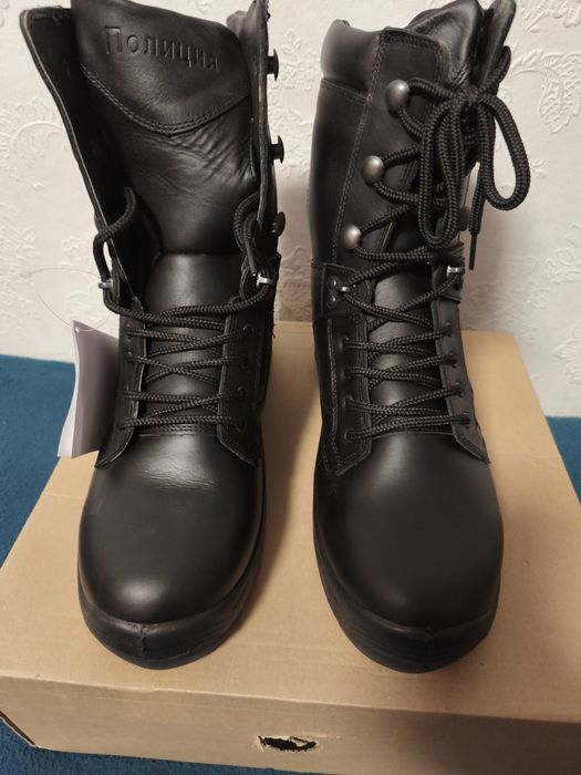 Полицейски кубинки и боти