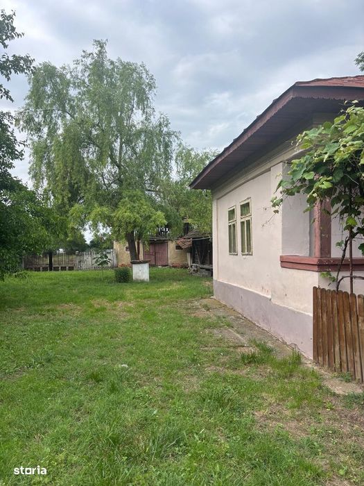 Casa De Vanzare+Anexe, Teren=2775 Mp