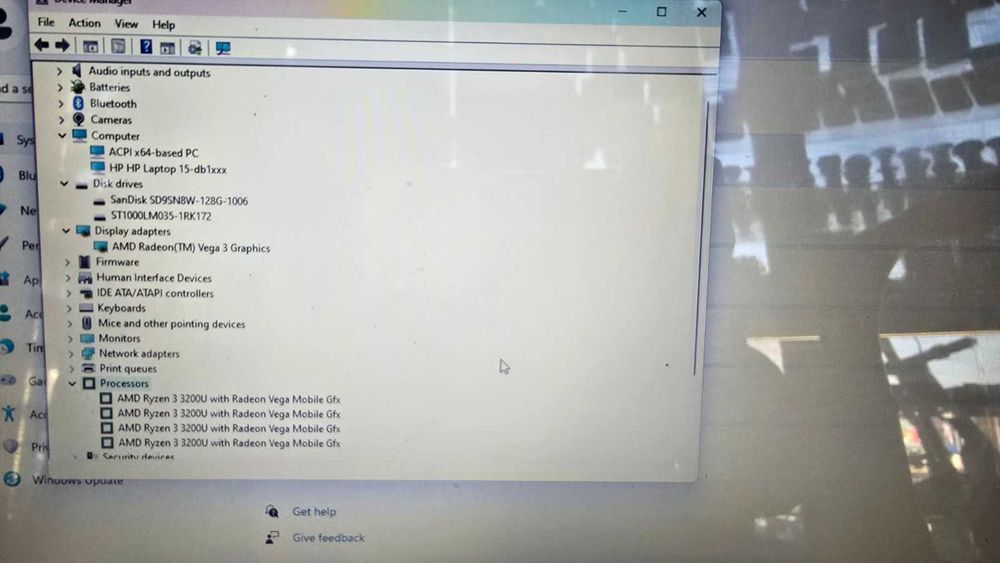 Лаптоп HP 15-db1062nl / AMD ryzen 3 / 8 RAM / SSD 128 +1TB HDD /