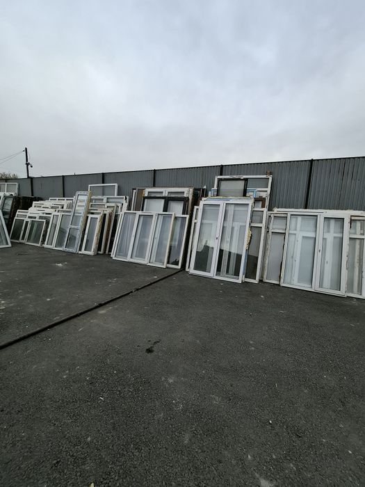 Б/у пластковые окна, двери,фортачки