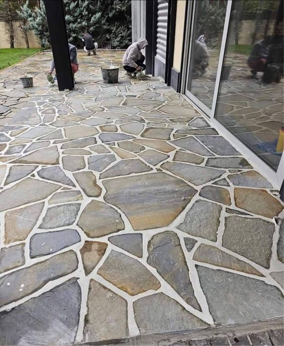 Vand si montez piatra naturala in toata tara