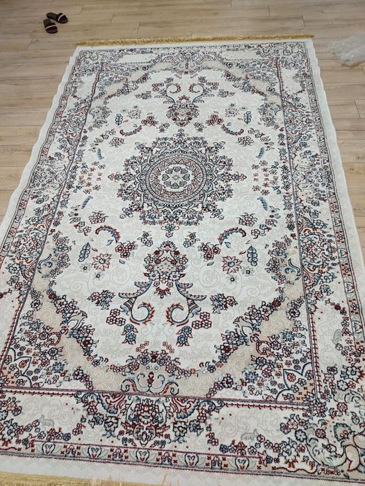 Продам срочно шёлковый ковер