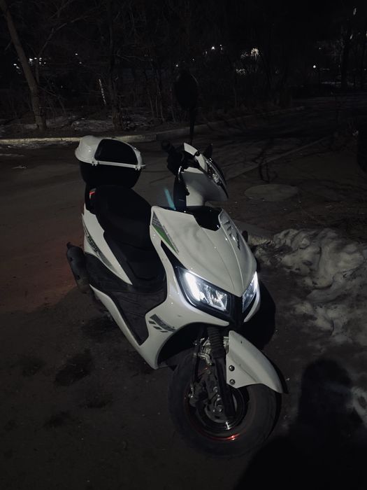 Продам Скутер М8