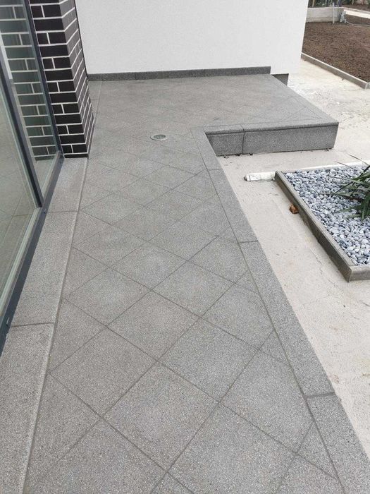 Producem: Pavaj, placarea Scari.