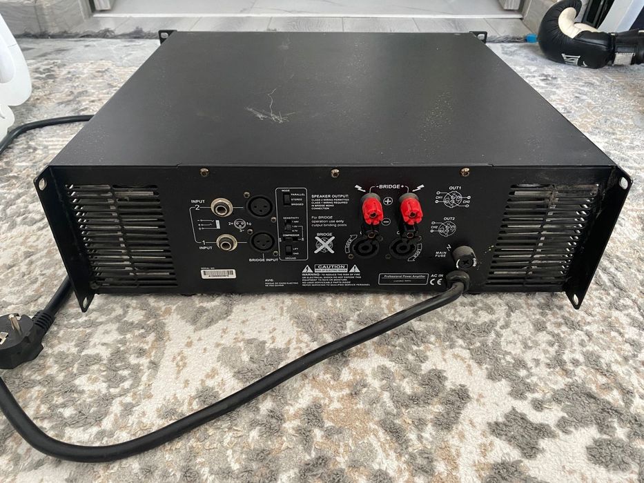 Срочно продам усилитель.