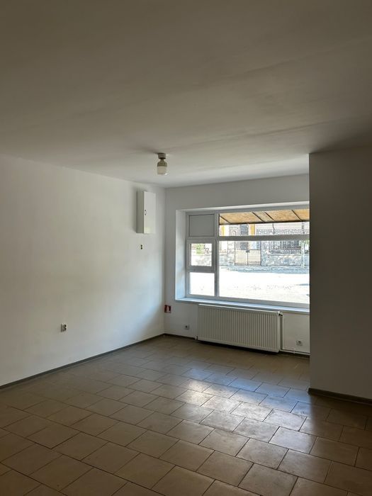 Închiriez Spațiu Comercial