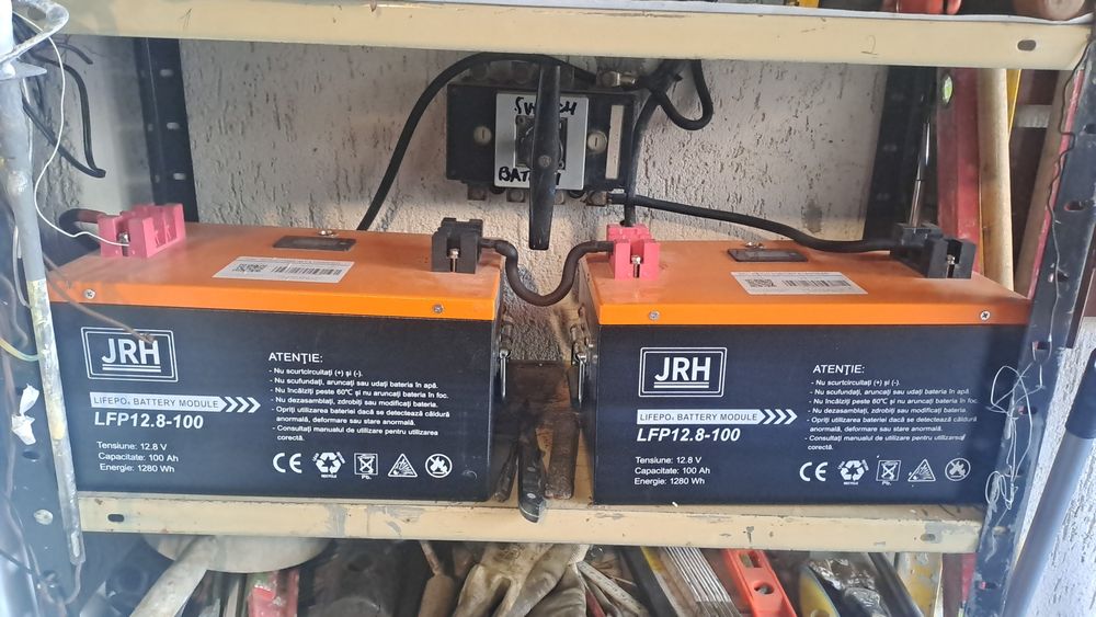 Vând doua baterii LiFepo4  2×JRH 12,8v 100(1280wh fiecare)folosite în serie sistem solar 24v(25.6 100h total =2560wh)