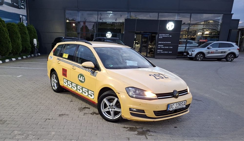 VOLKSWAGEN Golf