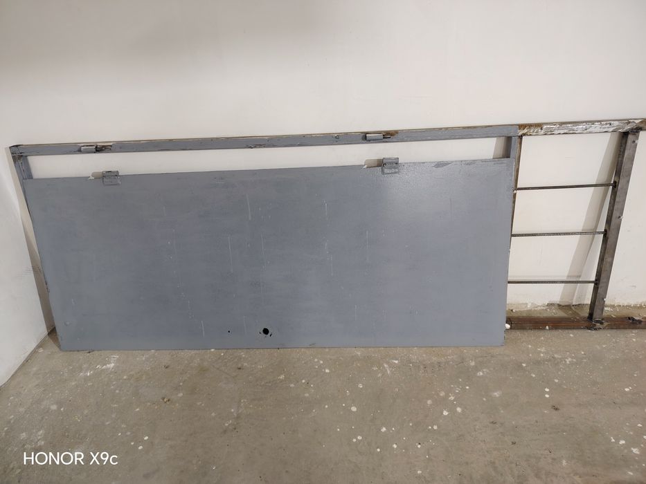 Железная дверь. Район Армана.