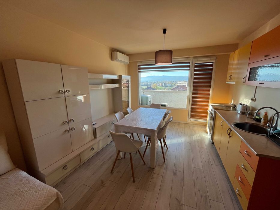 Продава се Тристаен апартамент в Казанлък - 72 кв.м за 1049 €/кв.м - Снимка #3