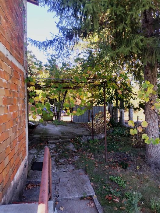 Продава се Къща в с. Извор, Област Перник - 200 кв.м за 350 €/кв.м - Снимка #1