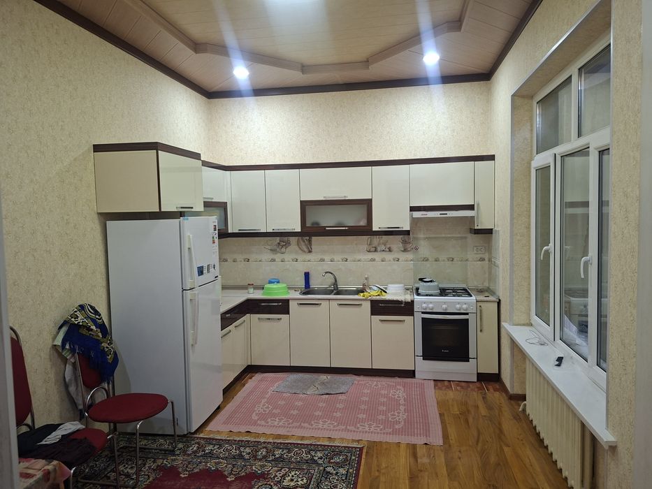 Ijara hovli beriladi