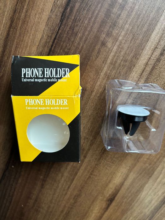 Магнитен държач за смартфон за кола