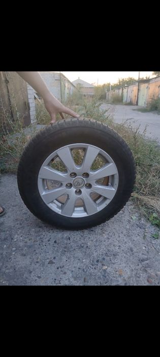 Продам зимни резина с боре