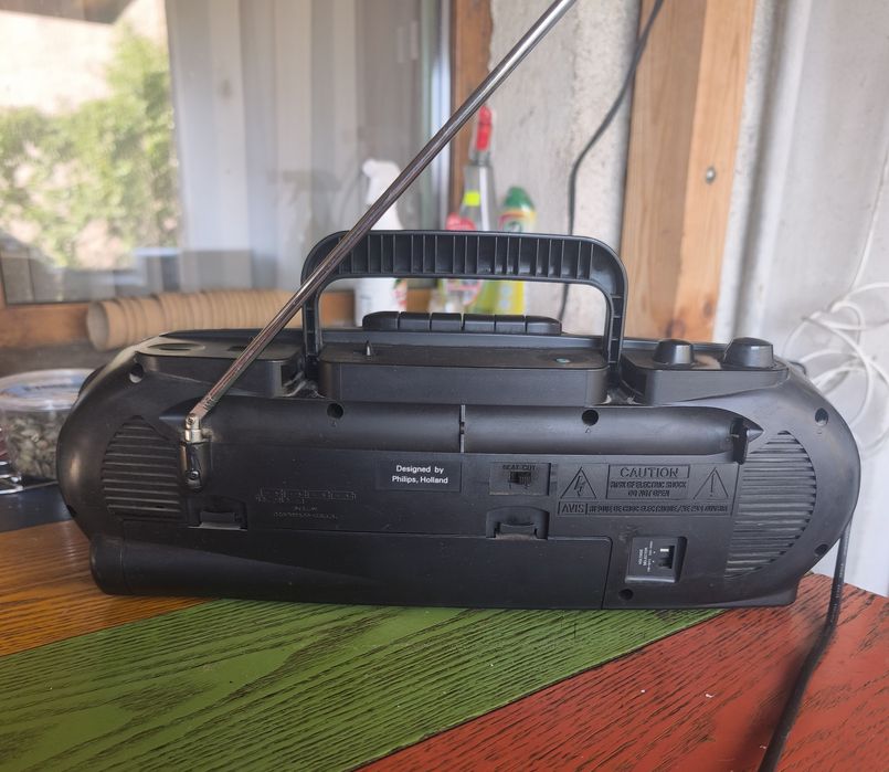 Радио касетофон Philips