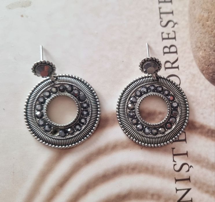 Cercei rotunzi din gablont cu pietre