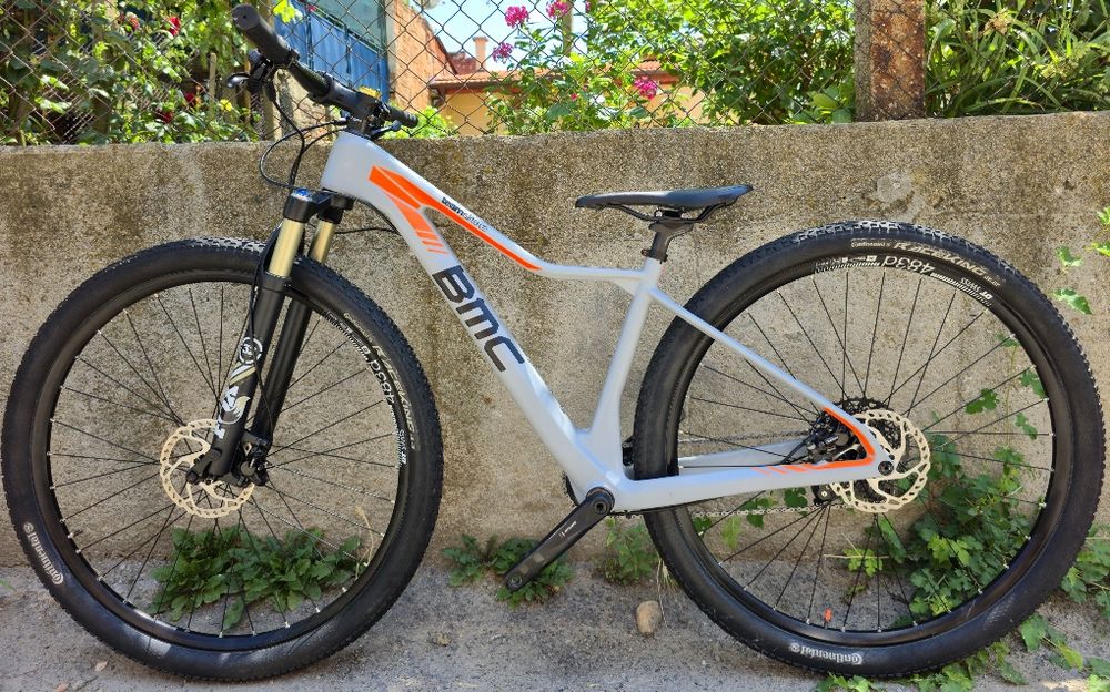 Bmc Карбонов Швейцарски велосипед 29 цола XS размер 1x11 Sram Fox 32 Проходни оси Като нов