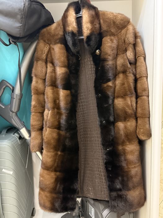 Продам норковую шубу