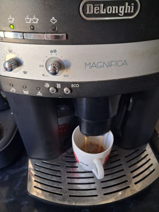 Aparat cafea delonghi