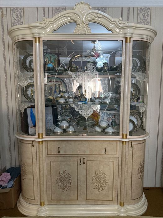 Горка сотилади зал учун