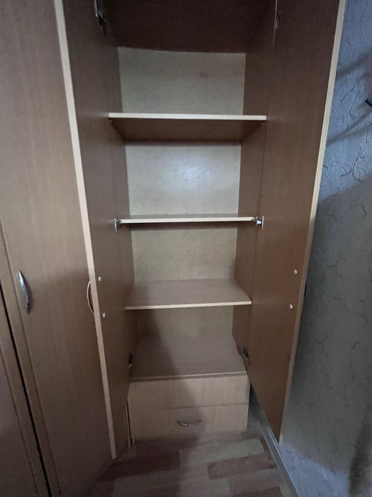 Продам 2 шкафа б/у