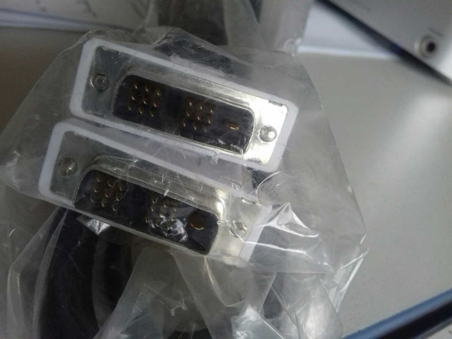 Продавам нов DVI кабел