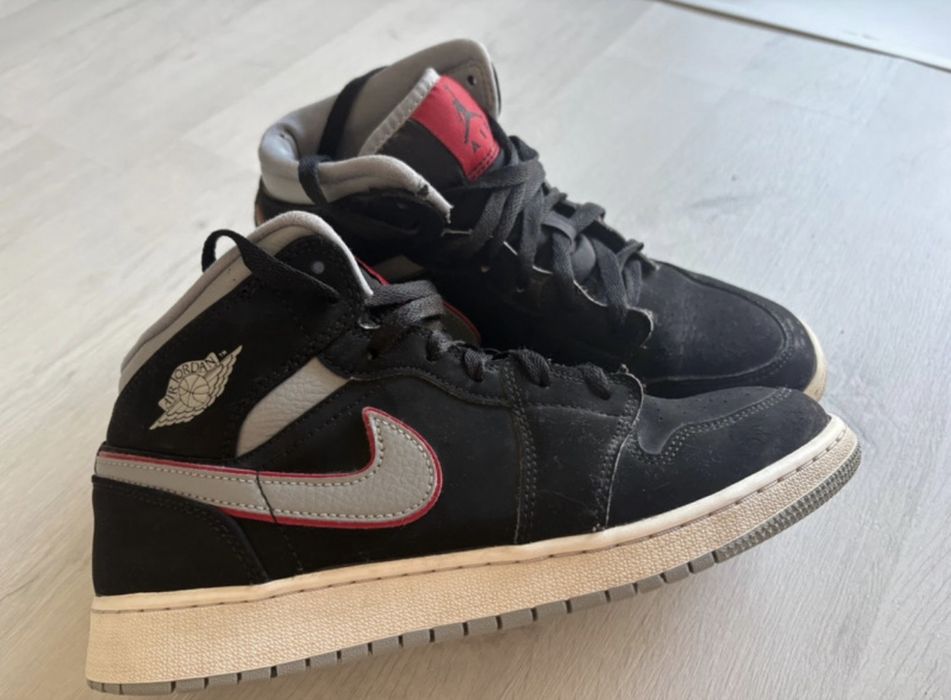Air jordan 1 mid Black Particle Grey Red Gym ediție limitată