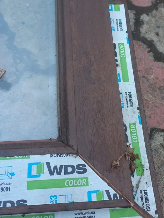 Продам пластиковую дверь