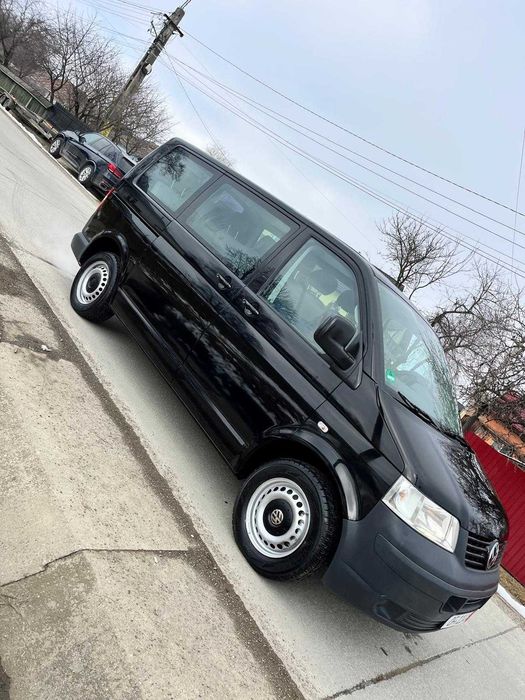Vand Volkswagen Transporter T5 cu 8+1 persone an 2009.07 import germania