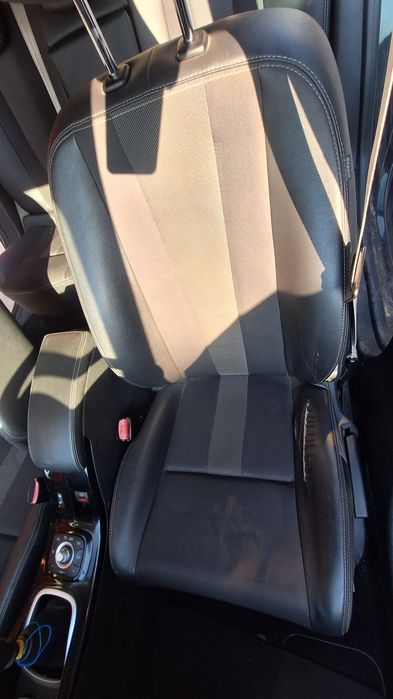 Ofer servicii de detailing auto