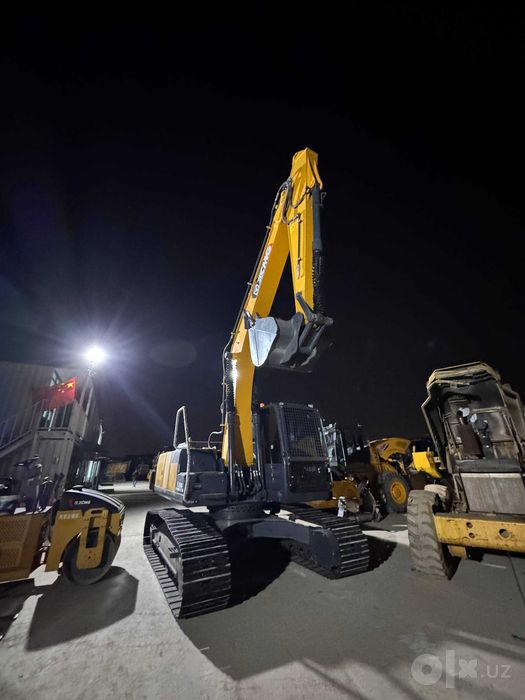 Экскаватор XCMG XE215D (Гусеничный)