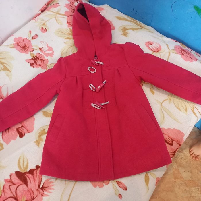 Отдам даром  вещи на девочку