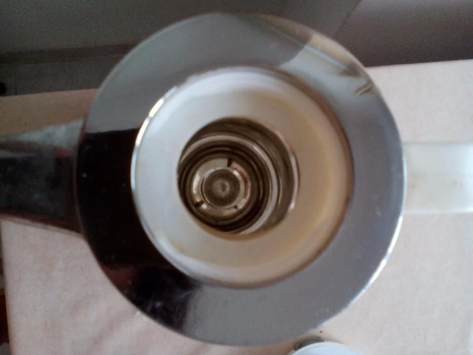 Продавам термоси