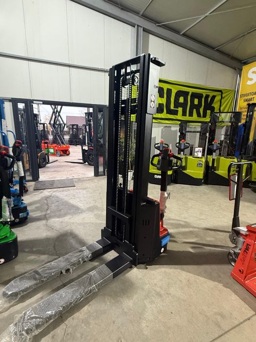 Transpaleta cu catarg Liza Electrica 1500 kg Oferta