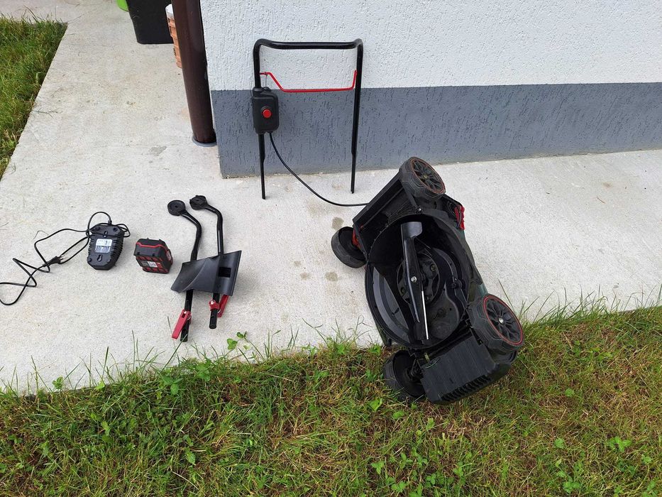 Mașină de tuns iarba Parkside (pe acumulator) – Stare foarte bună