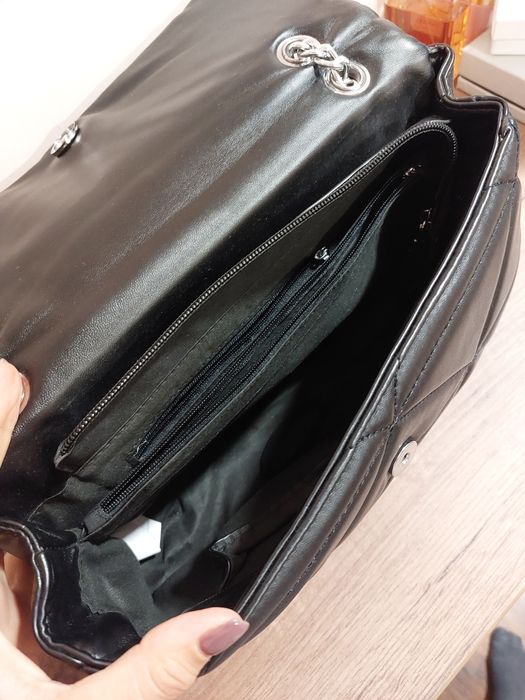 Дамска чанта с дълга дръжка